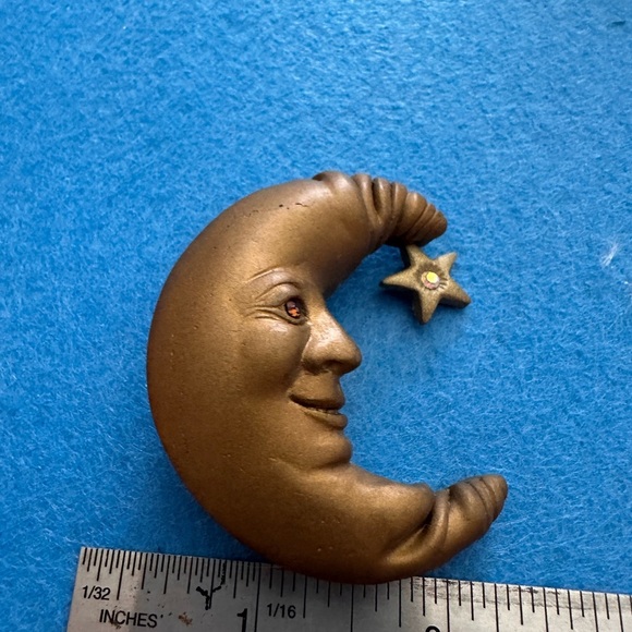 None Jewelry - Gold Moon and Star Brooch